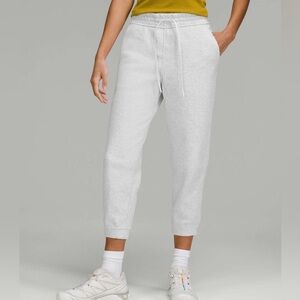 Lululemon Loungeful High-Rise Cropped Jogger 4